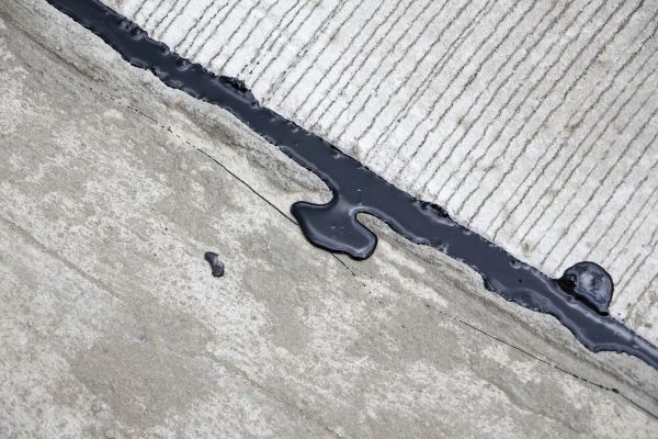 Pavement Crack Sealing in Merced
